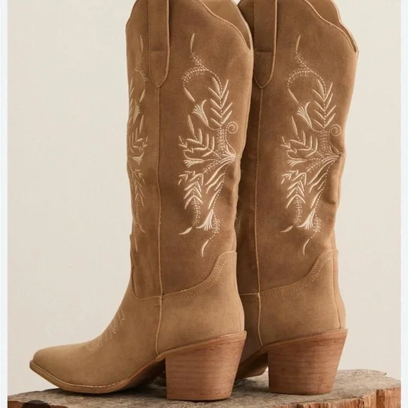 SOLD - Picture 4 of 8